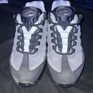 they are nike air max 95’s.